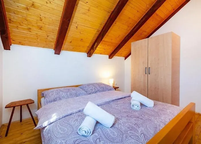Family Friendly House With A Swimming Pool Rudopolje Bruvanjsko, Zagora - 21427 Gracac (Zadar)